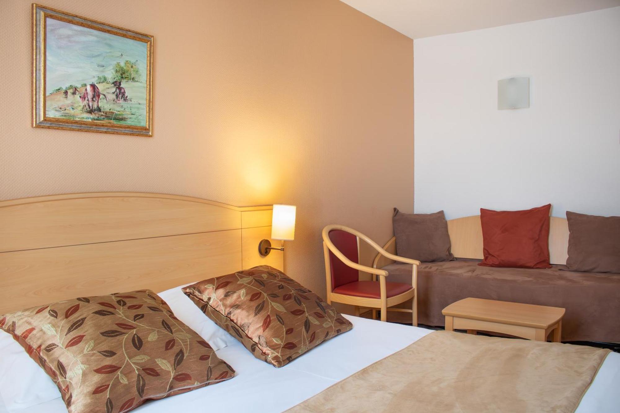 Brit Hotel Chateaudun Exterior photo