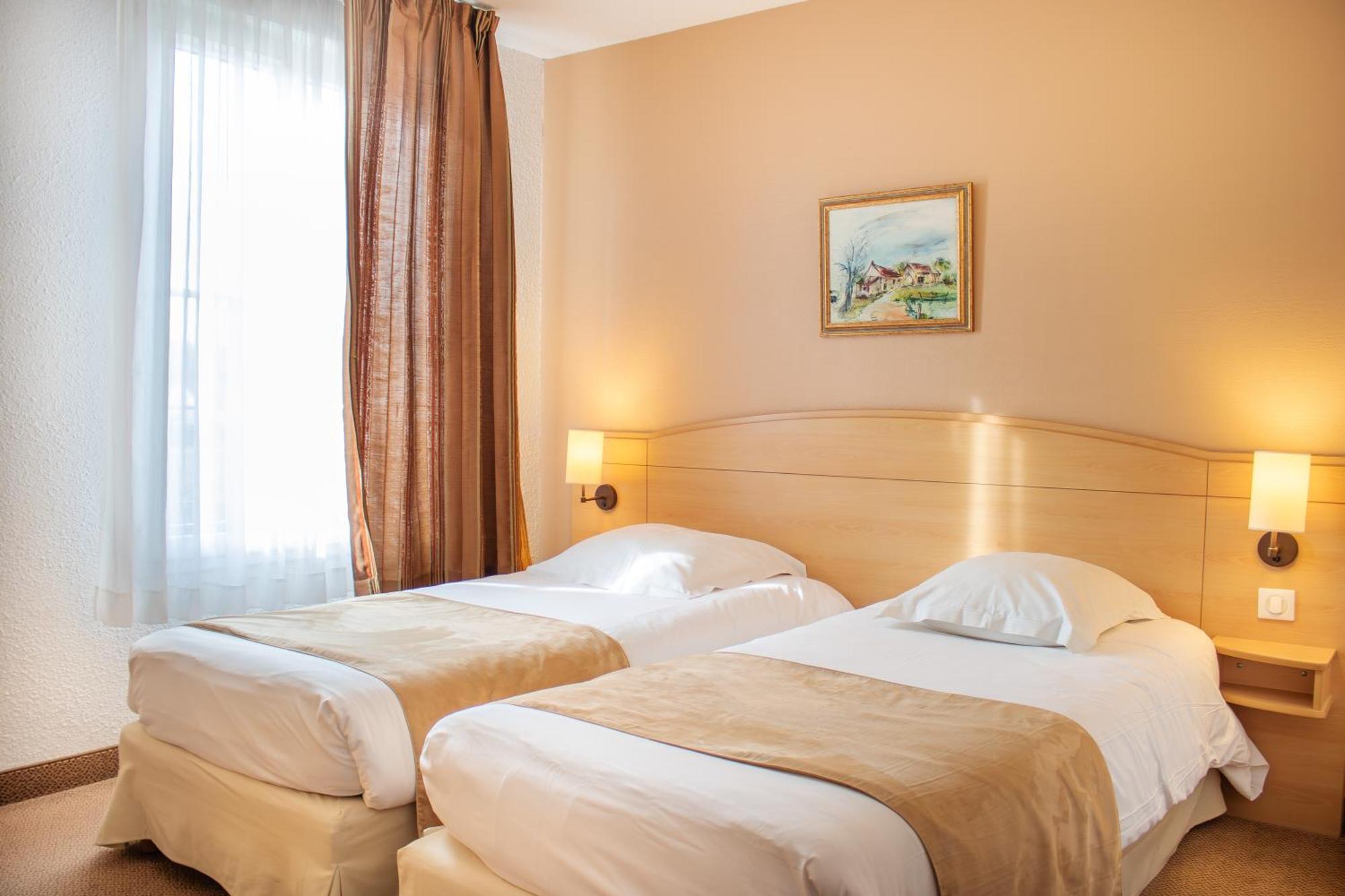 Brit Hotel Chateaudun Exterior photo