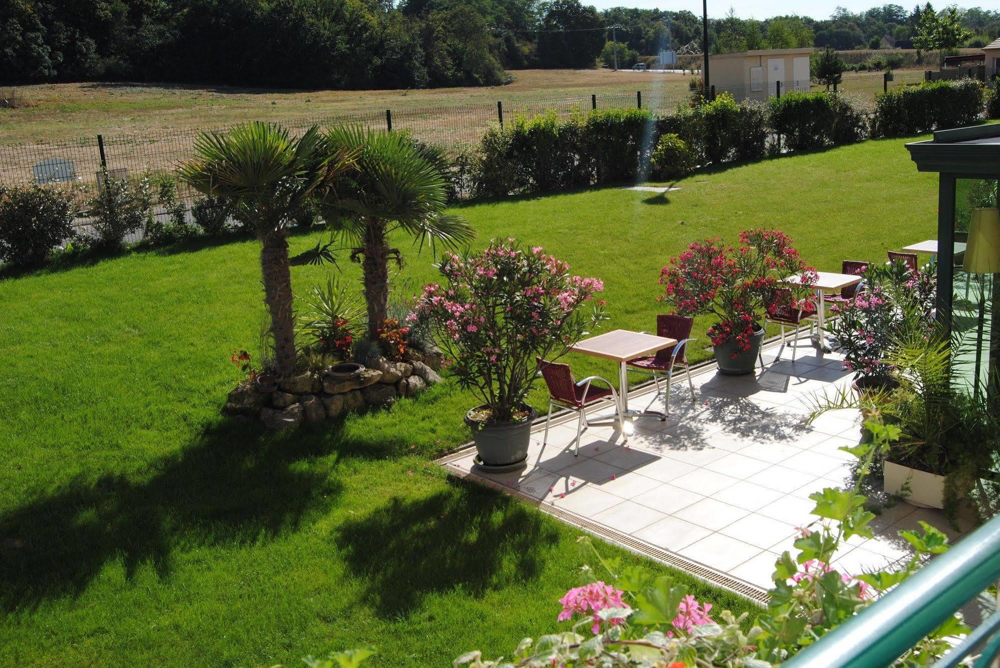 Brit Hotel Chateaudun Exterior photo